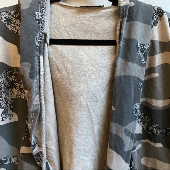 Gigi Moda Camo hooded open front cotton cardigan Sz One Size 22” PTP - Picture 7 of 11
